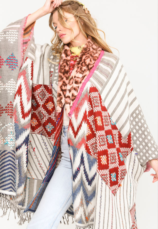 aratta hand stitched noble reversible poncho size A