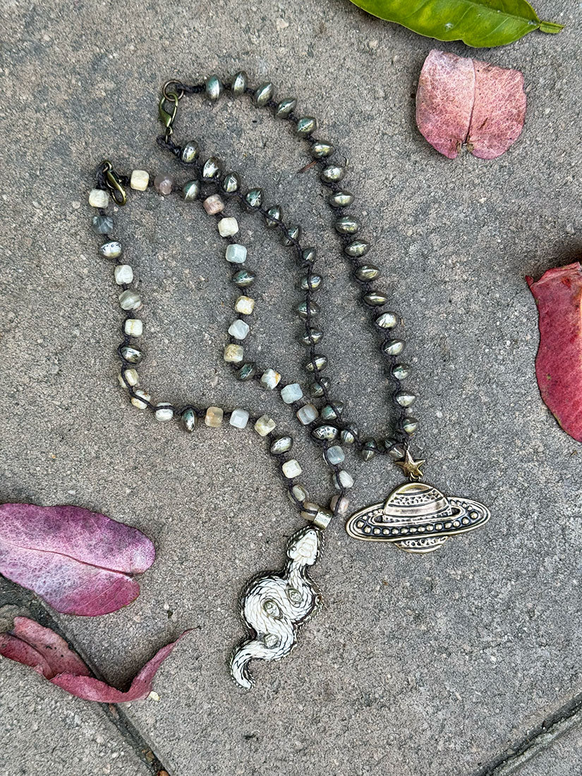 OUT OF THIS WORLD Pendant Necklace Bronze