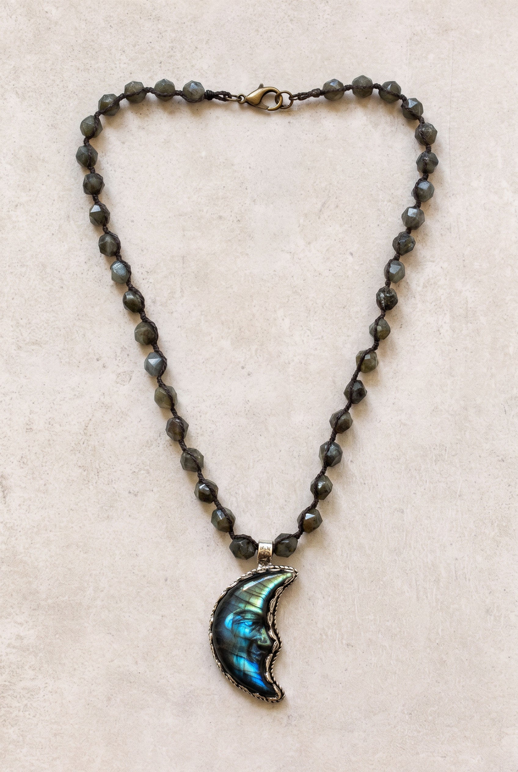 MOONDROPS Labradorite Pendant Necklace