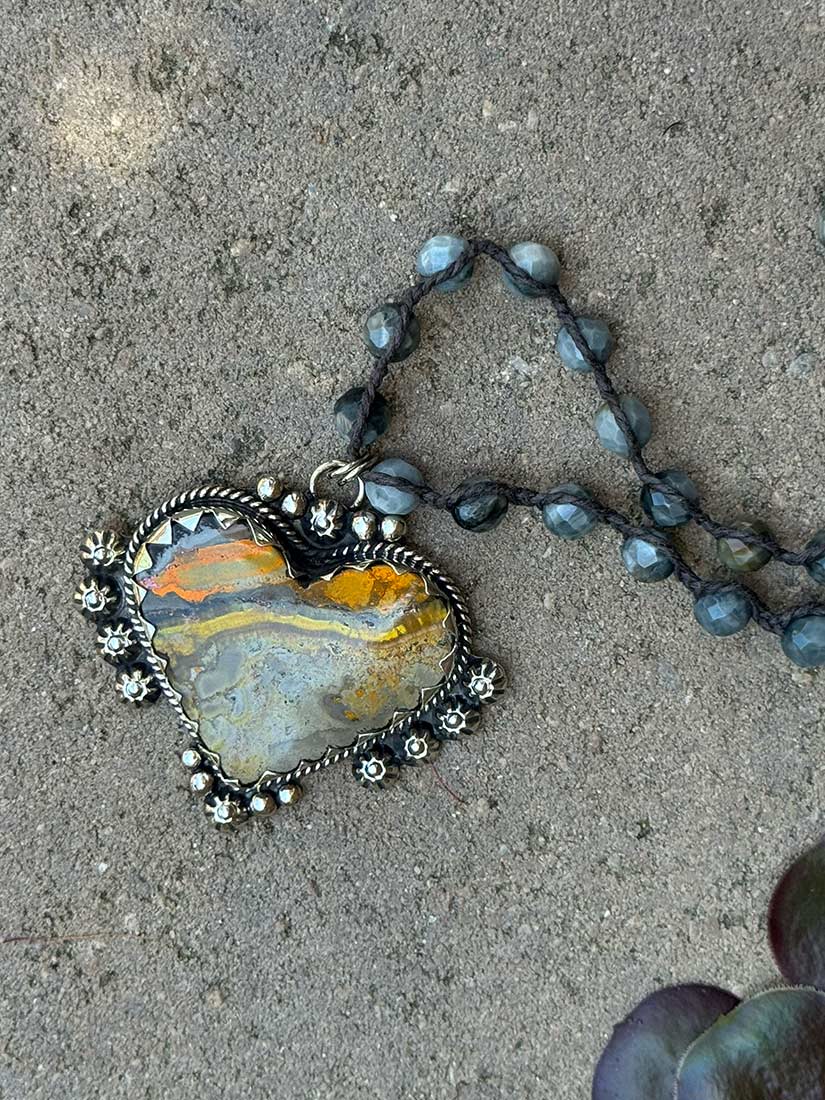GOLDEN HEART Bumblebee Heart Pendant Necklace