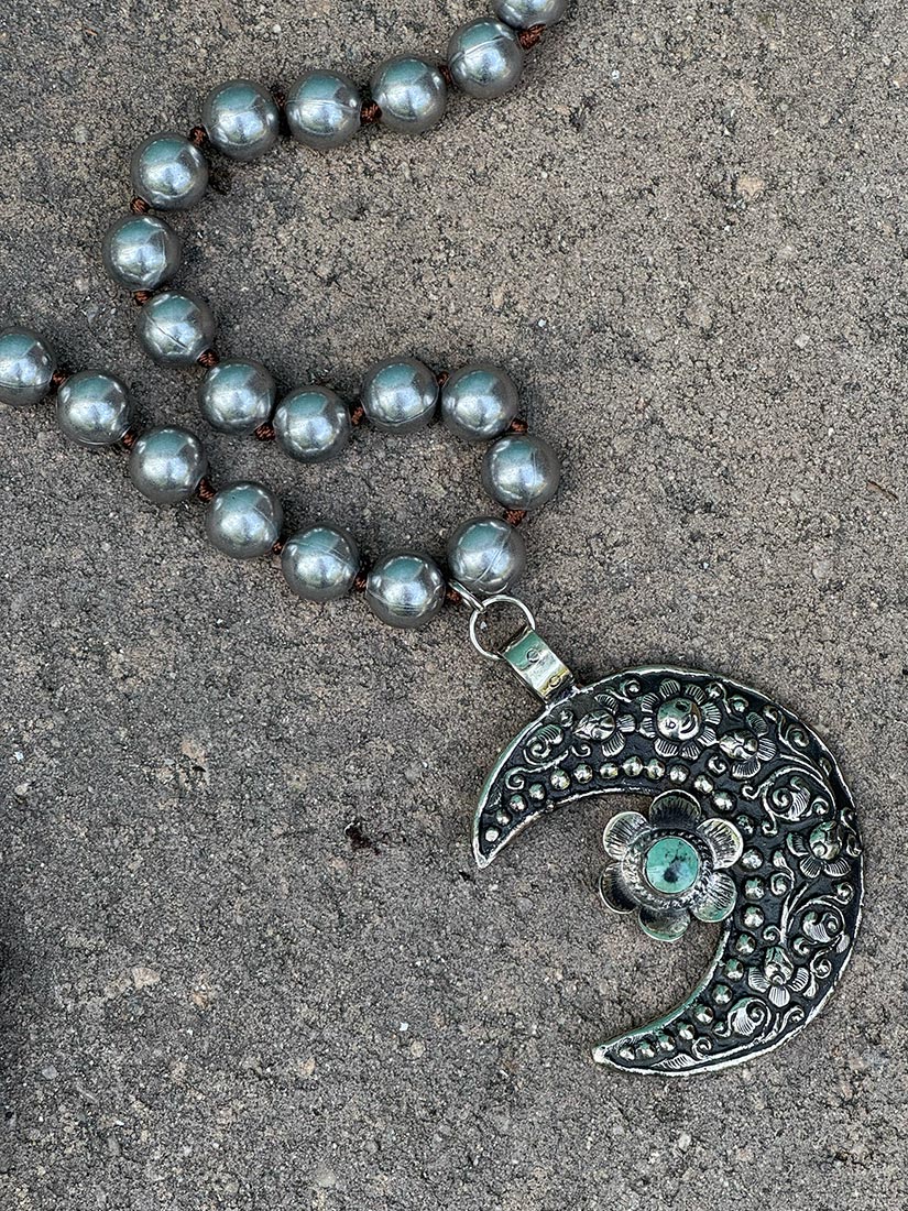 NIGHT GARDEN Silver Pendant Necklace