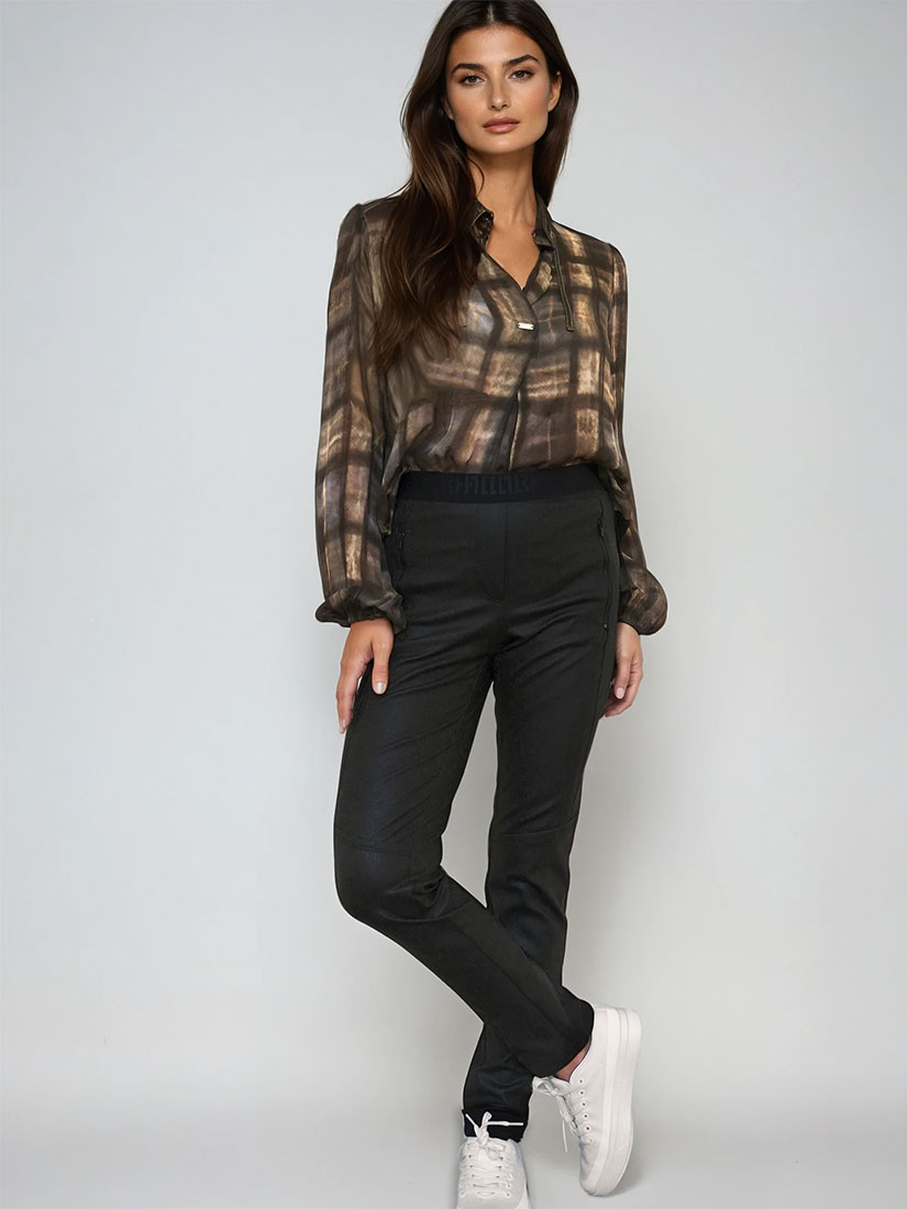 olten vintage leather look pants brown on model from beate heymann