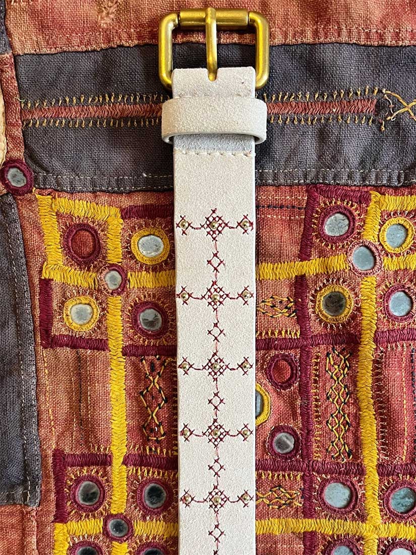 Maison Hotel Cartago belt flat close up pattern
