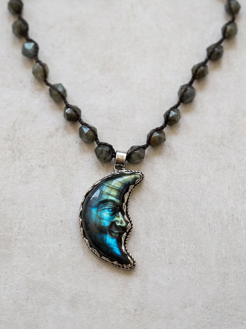 MOONDROPS Labradorite Pendant Necklace